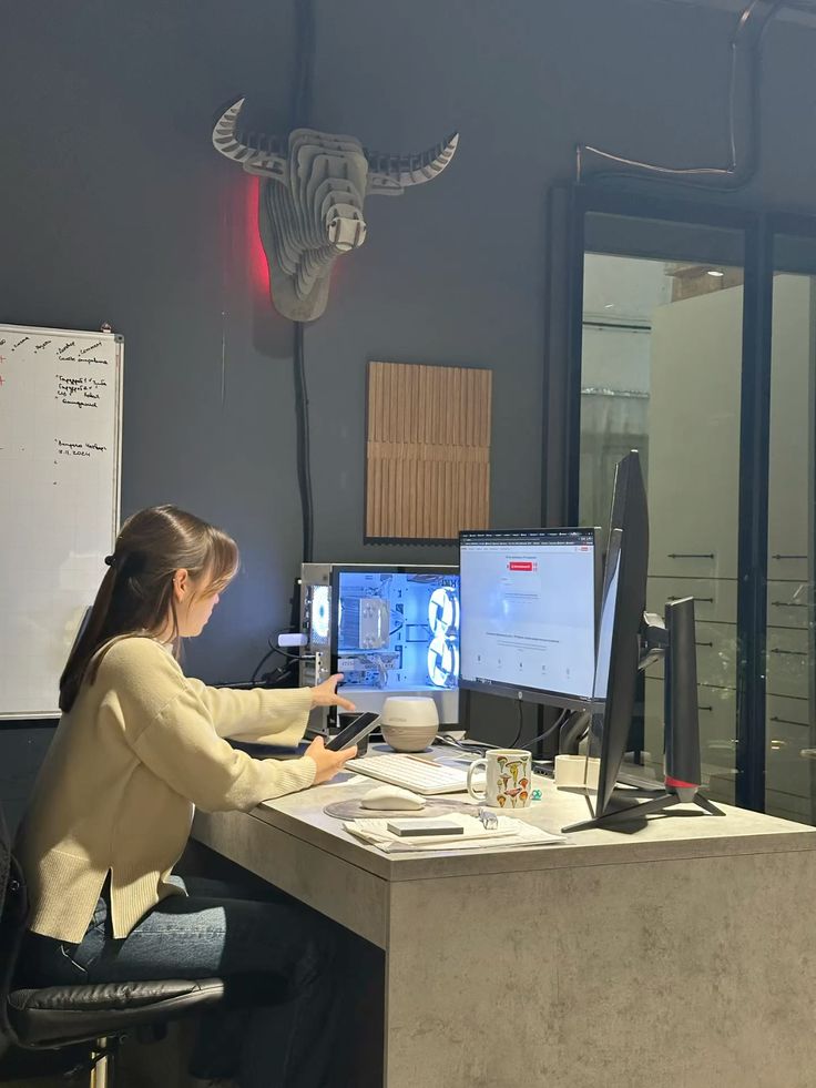 Fließende Soße in einer Pfanne